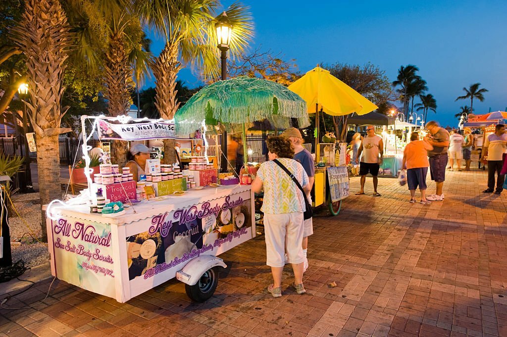 Las Palmitas Mini Market